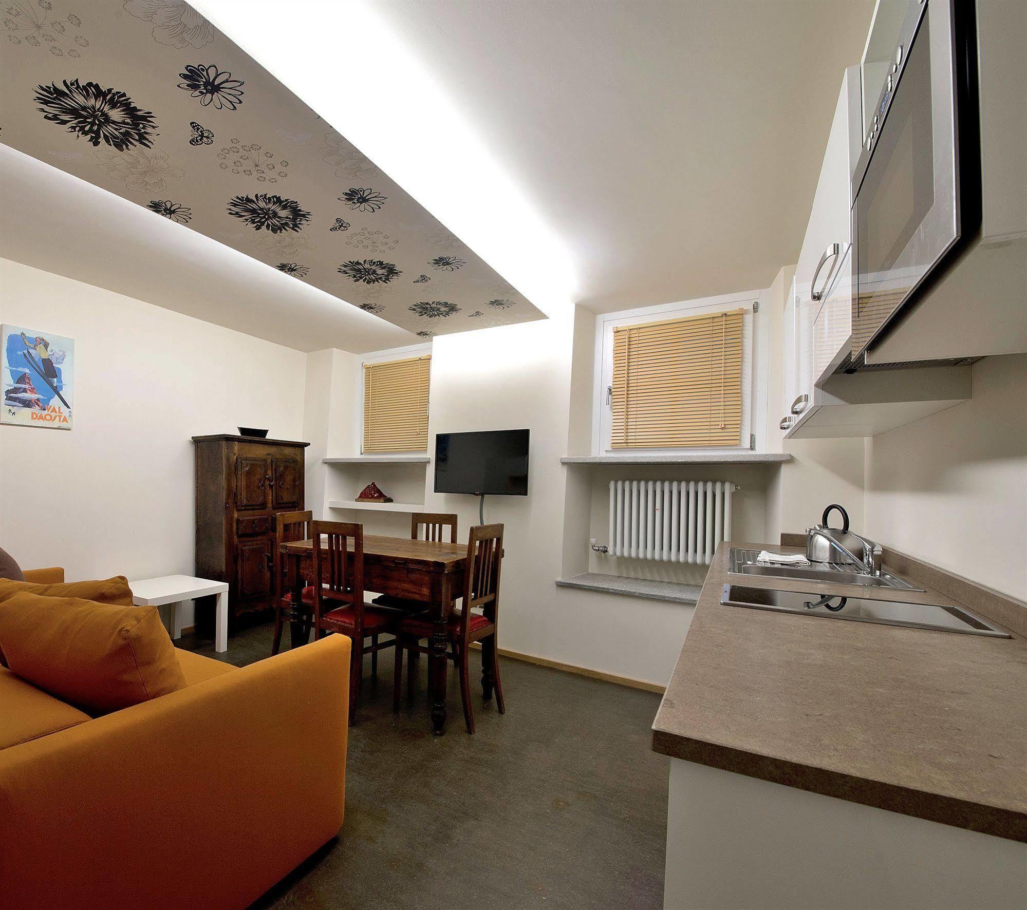 Apartements Coeur De Ville อาออสตา ภายนอก รูปภาพ